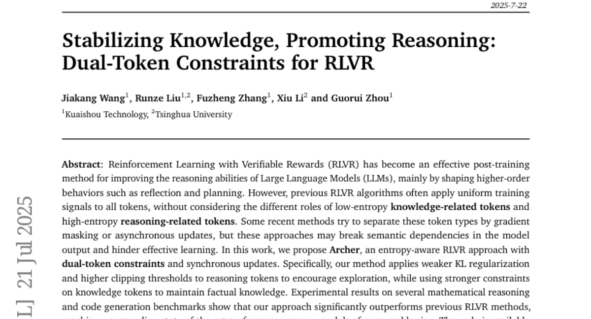 稳定知识，促进推理：用于RLVR的双令牌约束